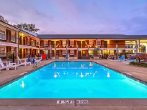 The Guest Lodge Gainesville Hotels in Gainesville