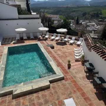 アパルタメントス・アバネル ロンダ大聖堂周辺のホテル