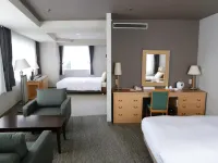 Hotel Premium Green Hills Hotels near Clis Road