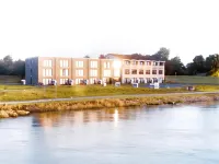 BE Bio Hotel be Natural - Direkt am Wasser - parking
