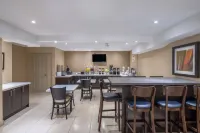 Super 8 by Wyndham Toronto East on