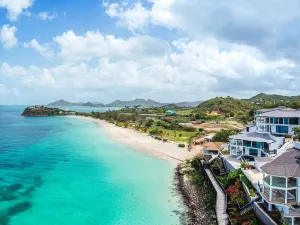 Tamarind Hills Resort & Villas