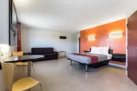 Motel 6 Kingston, on