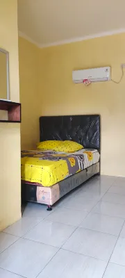Penginapan karanglaut Sayangheulang Hotel dekat Pantai Karang Paranje