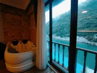 Hill River Hotel - vasca da bagno