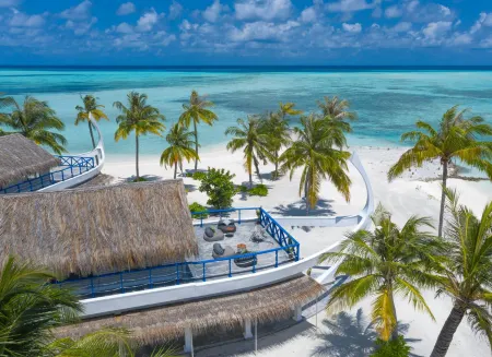 Rahaa Resort Maldives Отели в г. Олувели