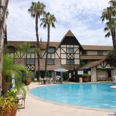 Anaheim Majestic Garden Hotel Hotels near Anaheim Packing District