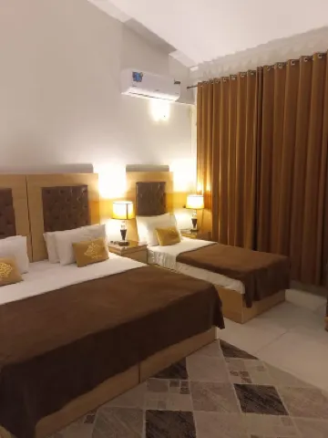 Grand Peace House III 酒店