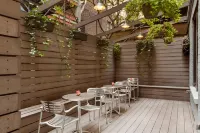 Best Western Plus Hospitality House Các khách sạn ở Midtown