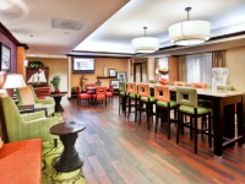 Hampton Inn Seekonk Hotels in Bristol County