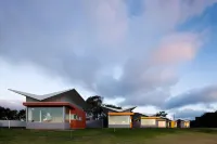 Lush Pastures Hotels in 