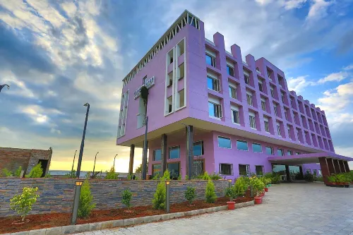 Nandan Kanan by M Square Hotel a Dewas