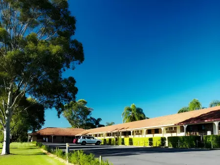 Lakeside Lodge Motel Отели в г. Лисмор