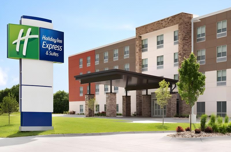 Holiday Inn Express & Suites Macon North by IHG