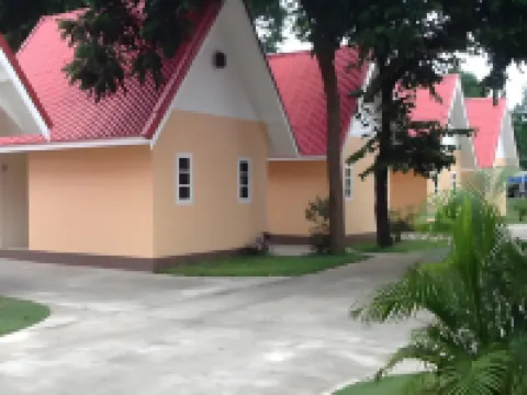 Thorfan Resort Hotel berhampiran Wat Pa Rattana Mongkol