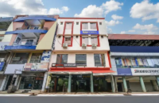 FabHotel Sanskar Hotels near Habibganj Railway Station