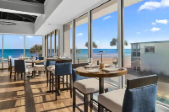 Oceanfront Litchfield Inn