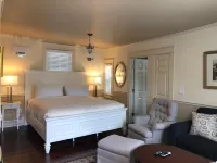 Bellevue Manor Hotels in Newport