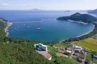 Namhae Season Hotel - Kitchens