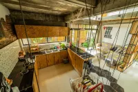 Happy House Bnb Bromo Backpacker - parking