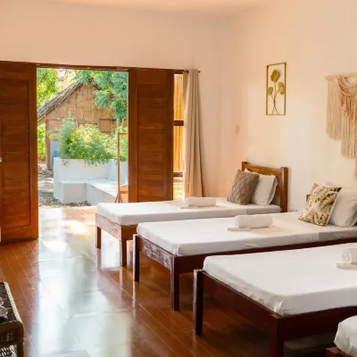 Tahanan Resort Hotels near Reckson's Guest House