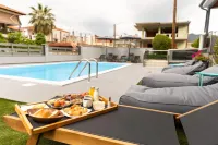 Amalia Center - Pools