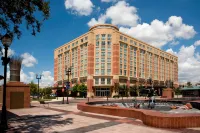 Houston Marriott Sugar Land Hotels near LensCrafters