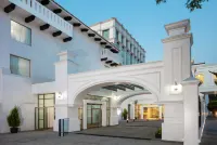 DoubleTree by Hilton Toluca Hotels near San Miguel
