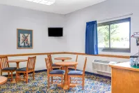 Super 8 by Wyndham Mahwah Hotels in Mahwah