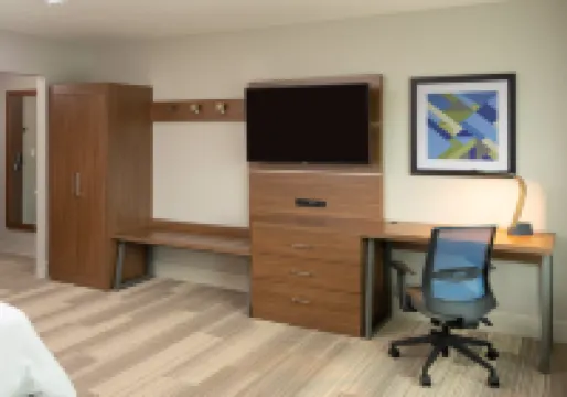 Holiday Inn Express & Suites DORAL - MIAMI by IHG