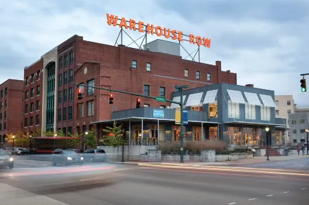 Moxy Chattanooga Downtown Отели рядом с достопримечательностью «Водопады Раби»