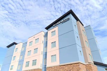 Residence Inn Richmond West/Midlothian Отели рядом с достопримечательностью «Парк Роквуд»