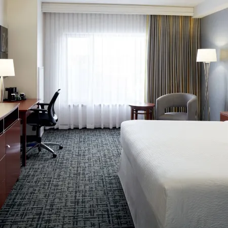Fairfield Inn & Suites Montreal Airport