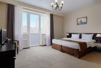 Barkhatnyye Sezony Yekaterininskiy Kvartal Hotels near Dinopark "Zateryannyy Mir"