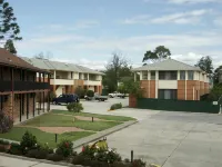Maclin Lodge Motel Hotels in Campbelltown