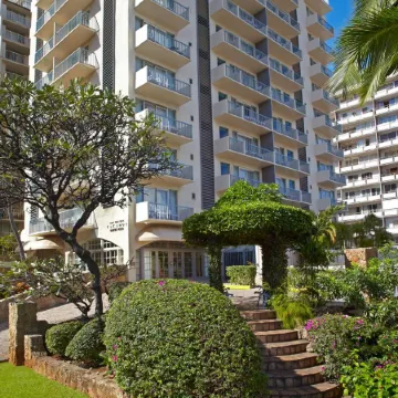 Coconut Waikiki Hotel