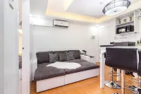 Evania by J&J Homes  (2Br Unit| One Oasis Cebu )