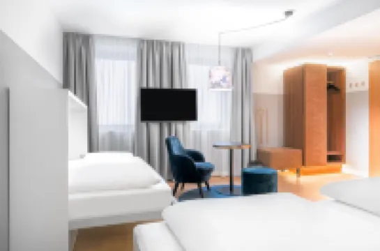 Stage 12 Hotel by Penz Hotels in 