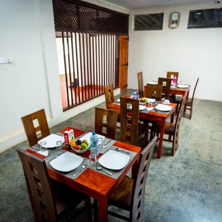 Dayanithi Guest House