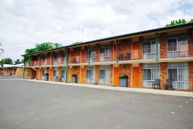Cascades Motor Inn