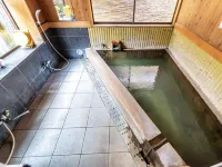 J-Hoppers Kumano Yunomine Guesthouse - Kaplıcalı