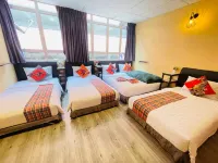 Loft Pals Urbanstay Hotel di Kapit