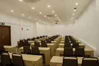 Tryp by Wyndham Varginha Cafe Royal Hotels in Varginha