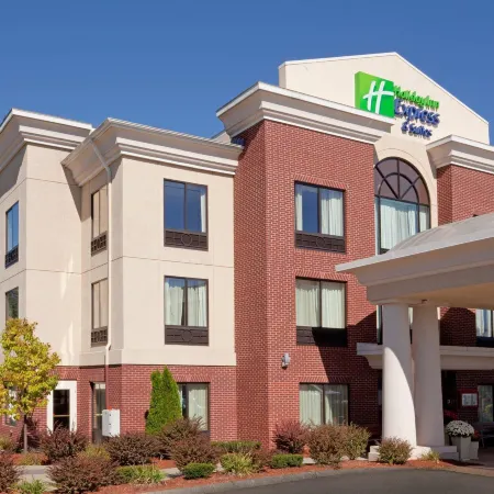 Holiday Inn Express & Suites MANCHESTER-AIRPORT by IHG