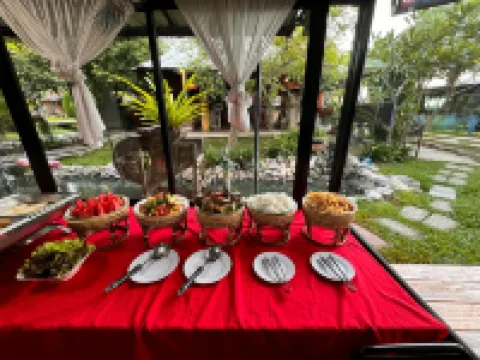 ข้าวทุ่งเบ็ญจาโฮมสเตย์ โรงแรมในอำเภอ พยุหะคีรี