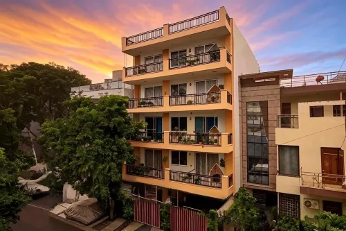 BedChambers Serviced Apartments, Sector 38