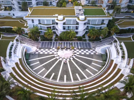 Pure Sunset Beach - by Mikihollick Отели рядом с достопримечательностью «Wat Nong Chap Tao»