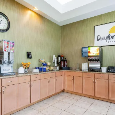 Days Inn by Wyndham Windsor Locks / Bradley Intl Airport