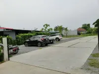 Pattanipirom Boutique Hotel - Parking