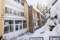 Domik Okhotnika Hotel Hotels in Vsevolozhsky District